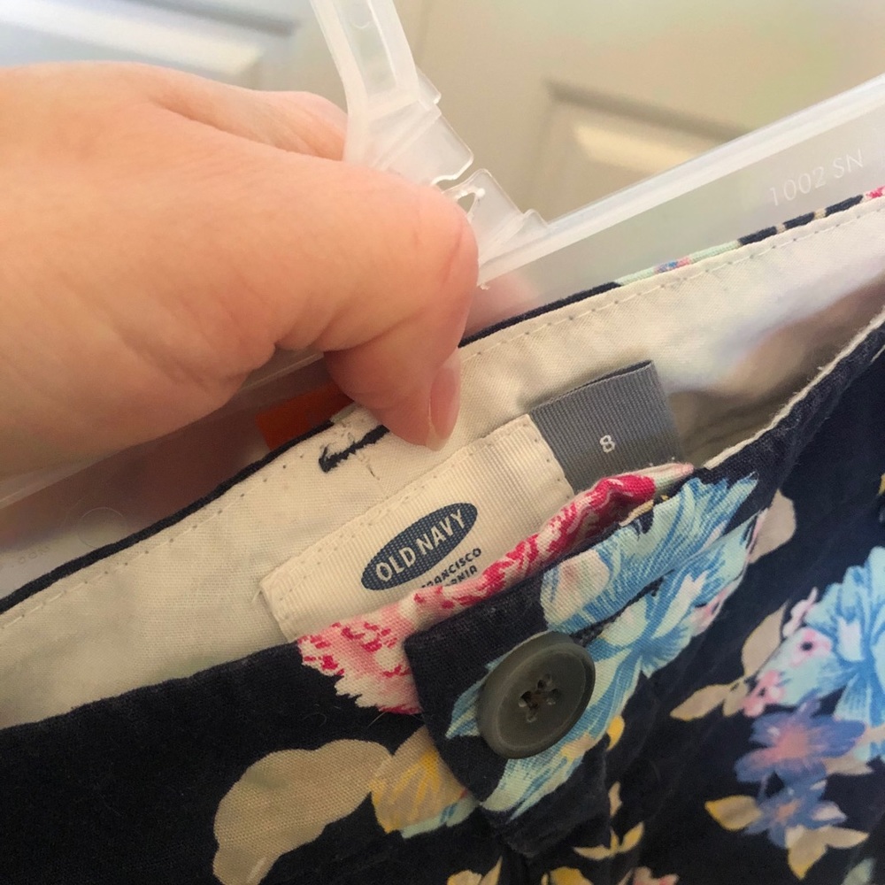 Floral Patterned Shorts - Picture 5 of 5